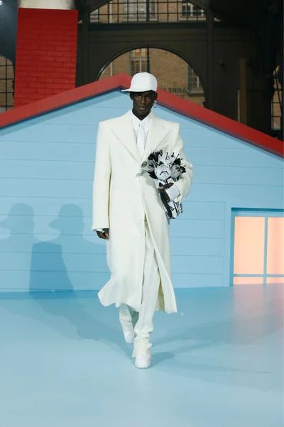 Look 9
